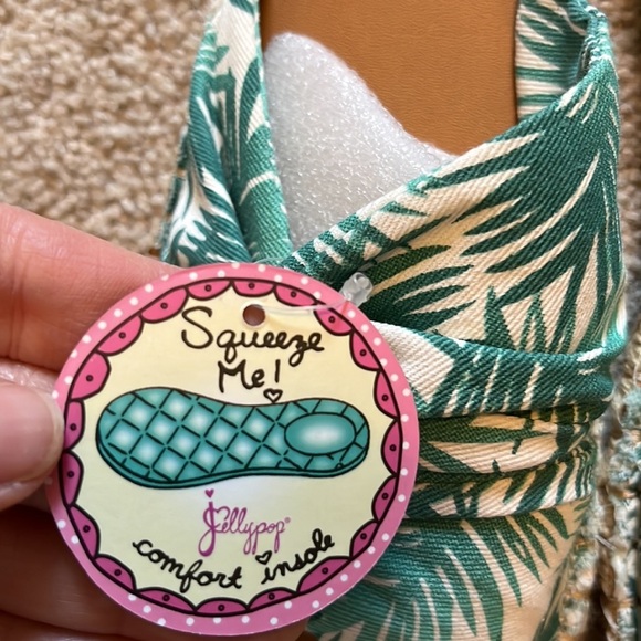 JELLYPOP Tropical Palm Leaf Green & White Slip On Sandals size 6.5 Beach/Summer - Picture 7 of 9